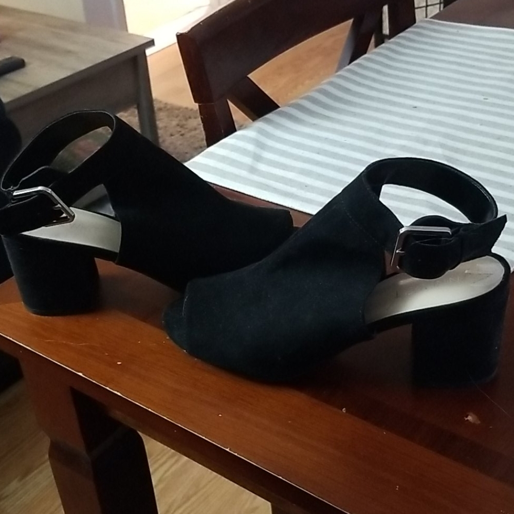 New nine west open toe booties